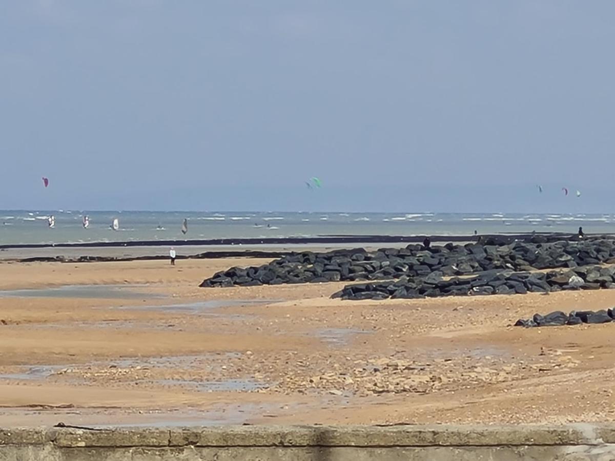 Les Pieds Dans L'Eau - Acces Direct A La Plage Bernières-sur-Mer المظهر الخارجي الصورة